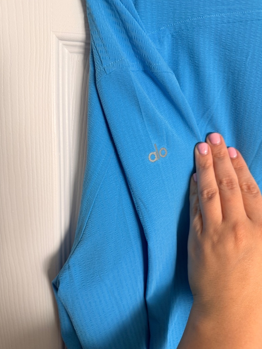 Alo Yoga Blue Button Down Oversized Long Sleeve Shirt Size Medium - Picture 3 of 4